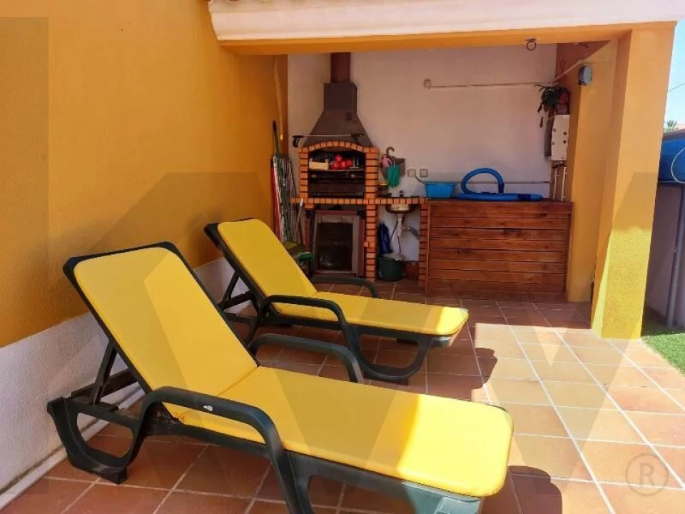 Moradia T3 para Venda em Encarnação Foto 10