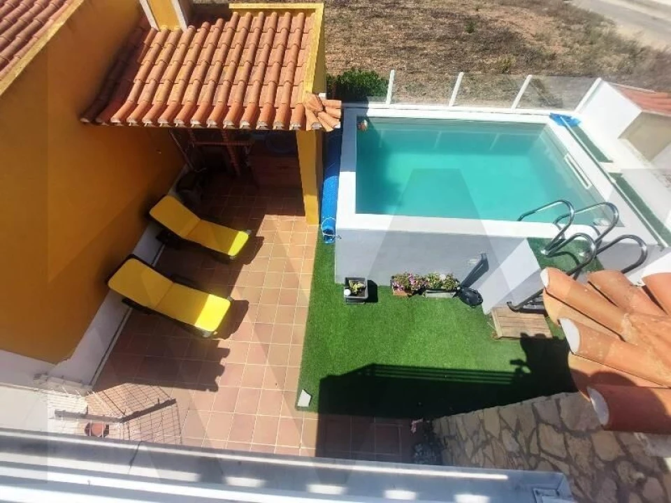 Moradia T3 para Venda em Encarnação Foto 19