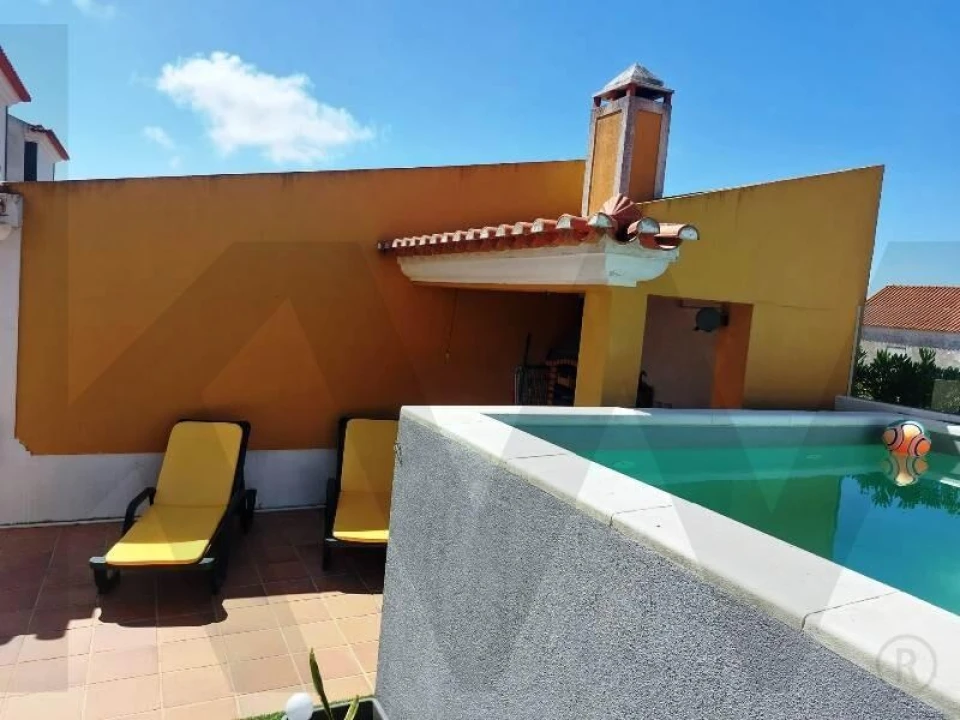 Moradia T3 para Venda em Encarnação Foto 8