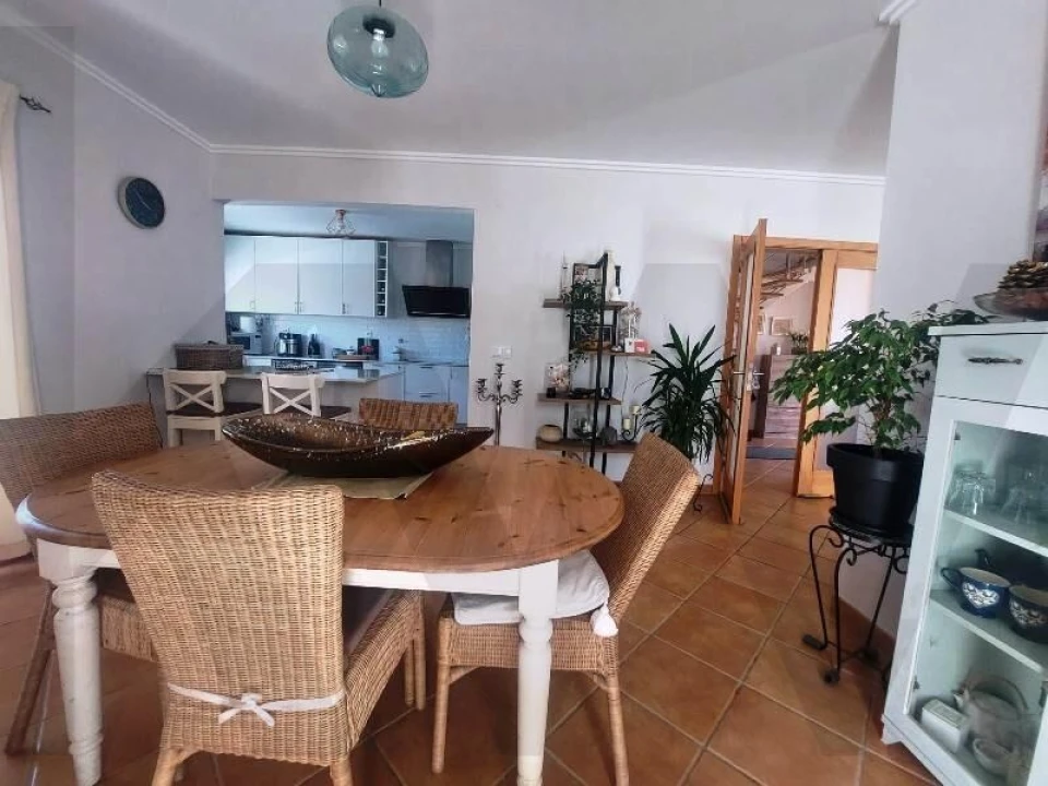 Moradia T3 para Venda em Encarnação Foto 44