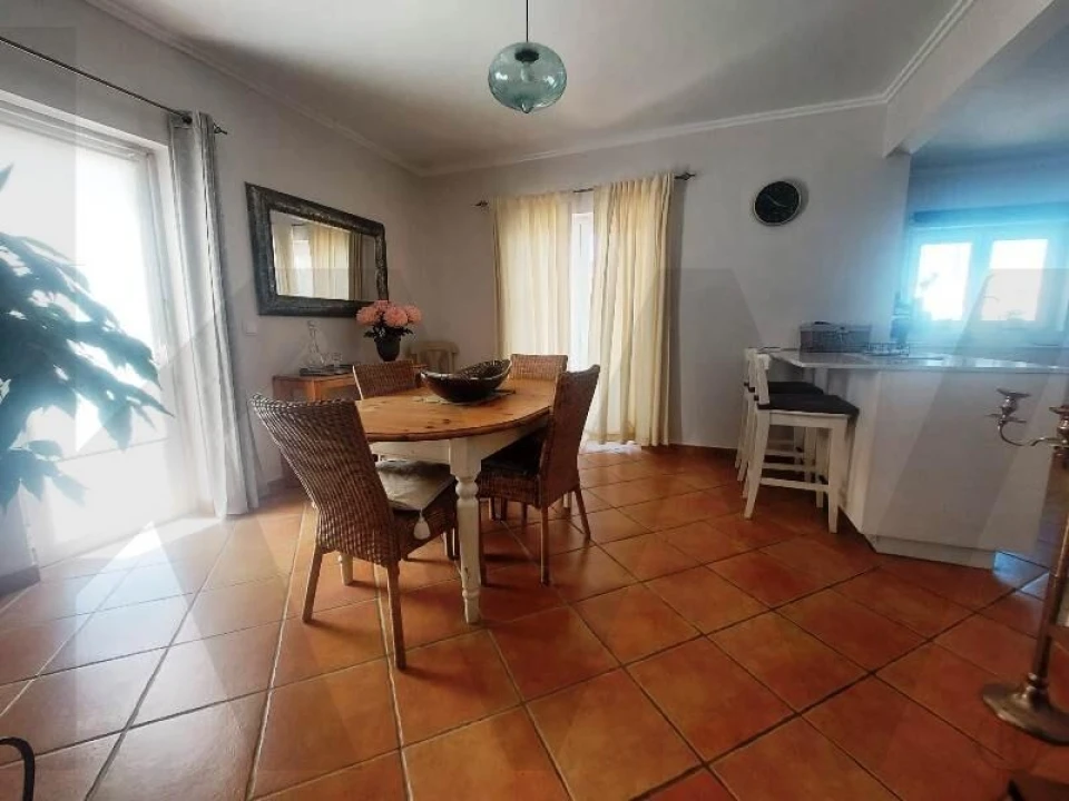 Moradia T3 para Venda em Encarnação Foto 43