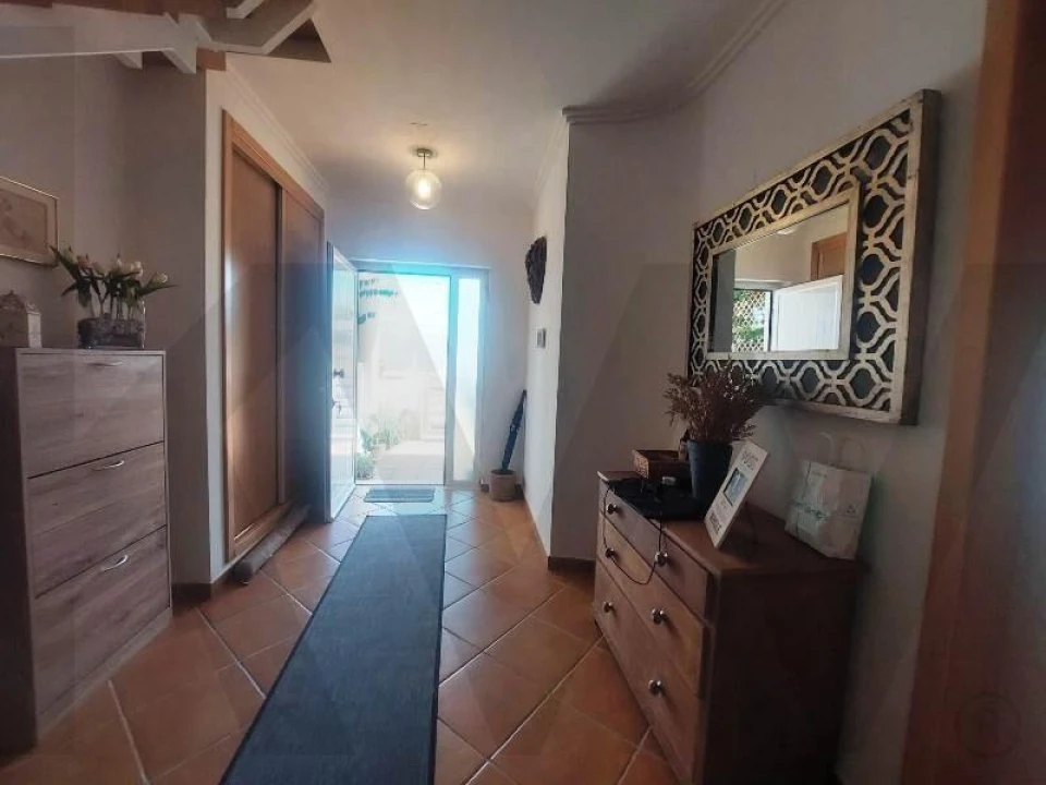 Moradia T3 para Venda em Encarnação Foto 30