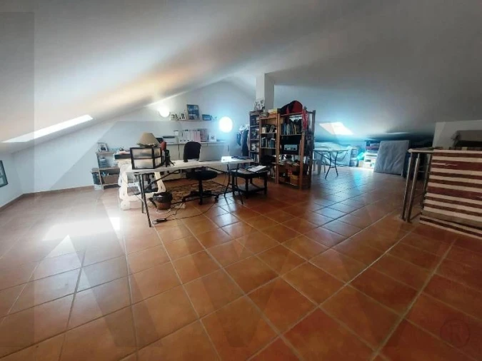 Moradia T3 para Venda em Encarnação Foto 9