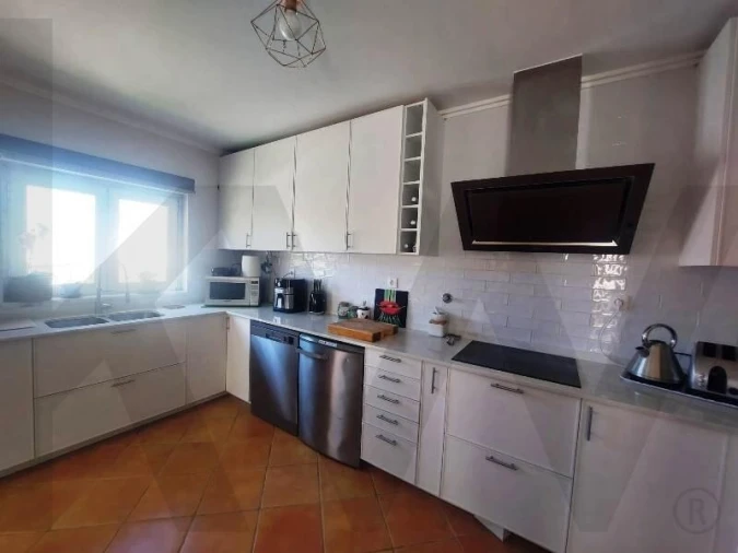 Moradia T3 para Venda em Encarnação Foto 39