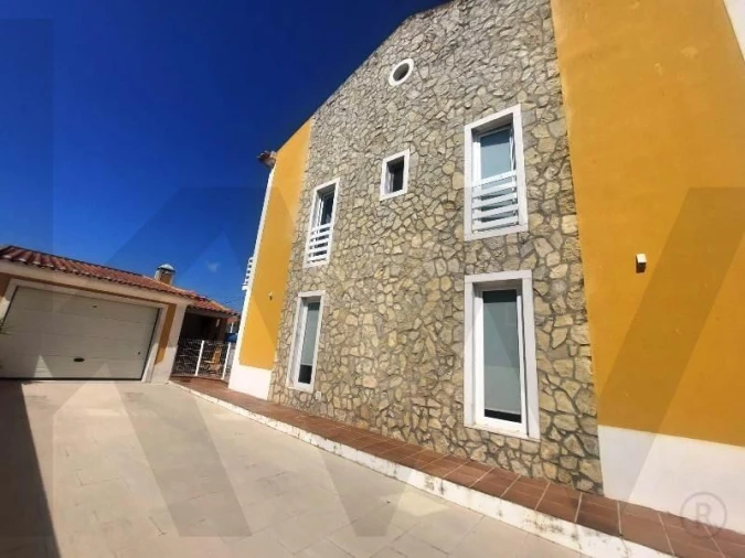 Moradia T3 para Venda em Encarnação Foto 6