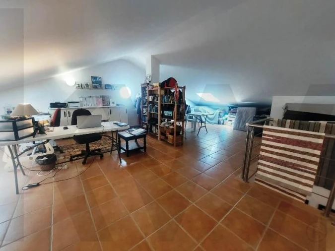Moradia T3 para Venda em Encarnação Foto 18