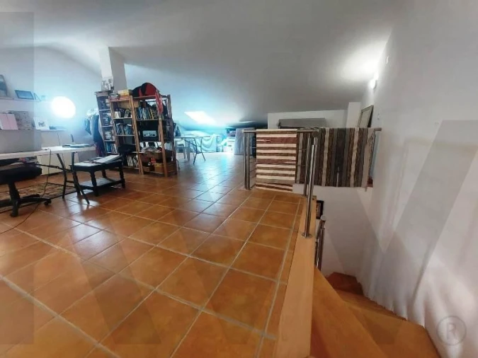 Moradia T3 para Venda em Encarnação Foto 12