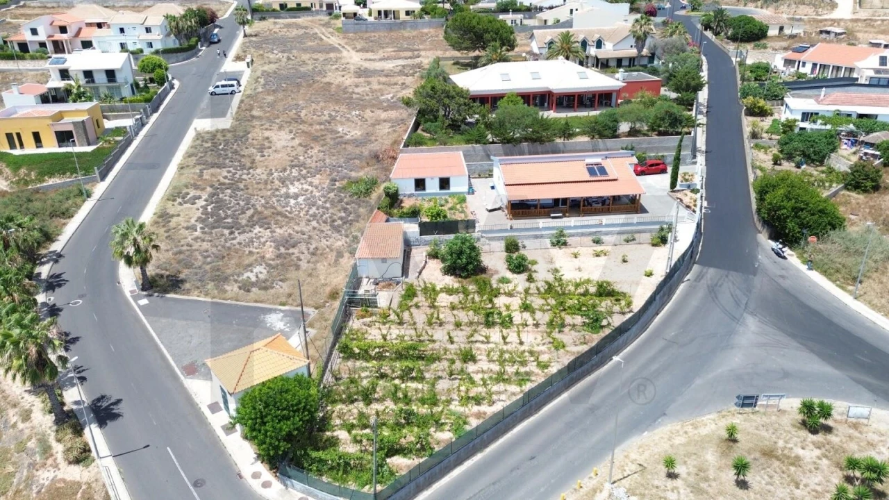 Moradia T3 para Venda em Porto Santo Foto 48