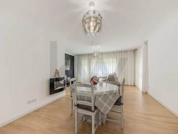 Apartamento T3 para Venda em Santa Maria da Feira, Travanca, Sanfins e Espargo