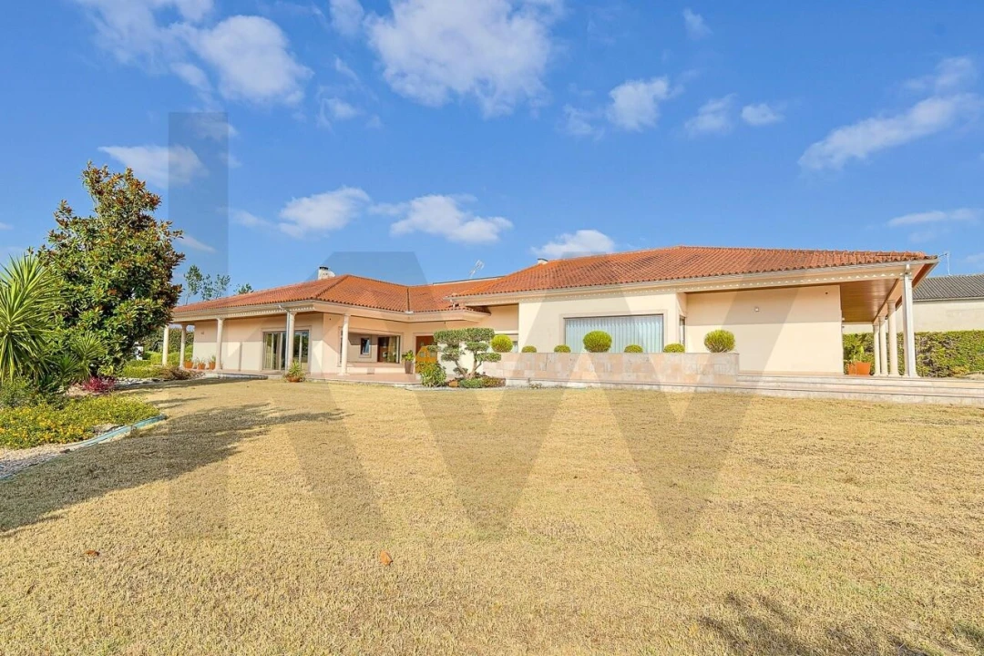 Moradia T4 para Venda em Maceira Foto 15