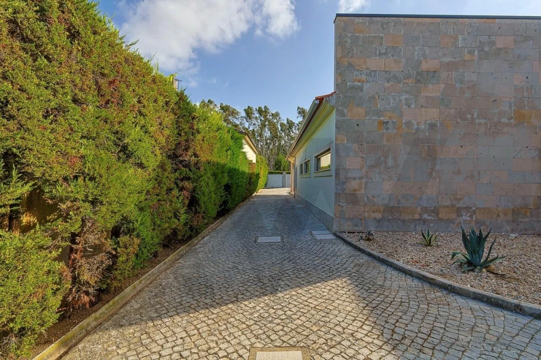 Moradia T4 para Venda em Maceira Foto 19