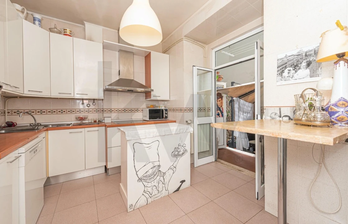 Apartamento T3 para Venda em Santo António Foto 21