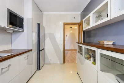 Apartamento T2 para Venda em Pedrouços