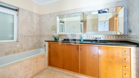 Moradia T6 para Venda em Boliqueime
