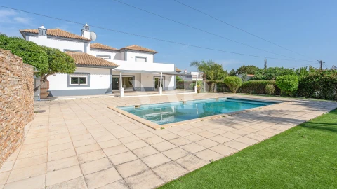 Moradia T6 para Venda em Boliqueime