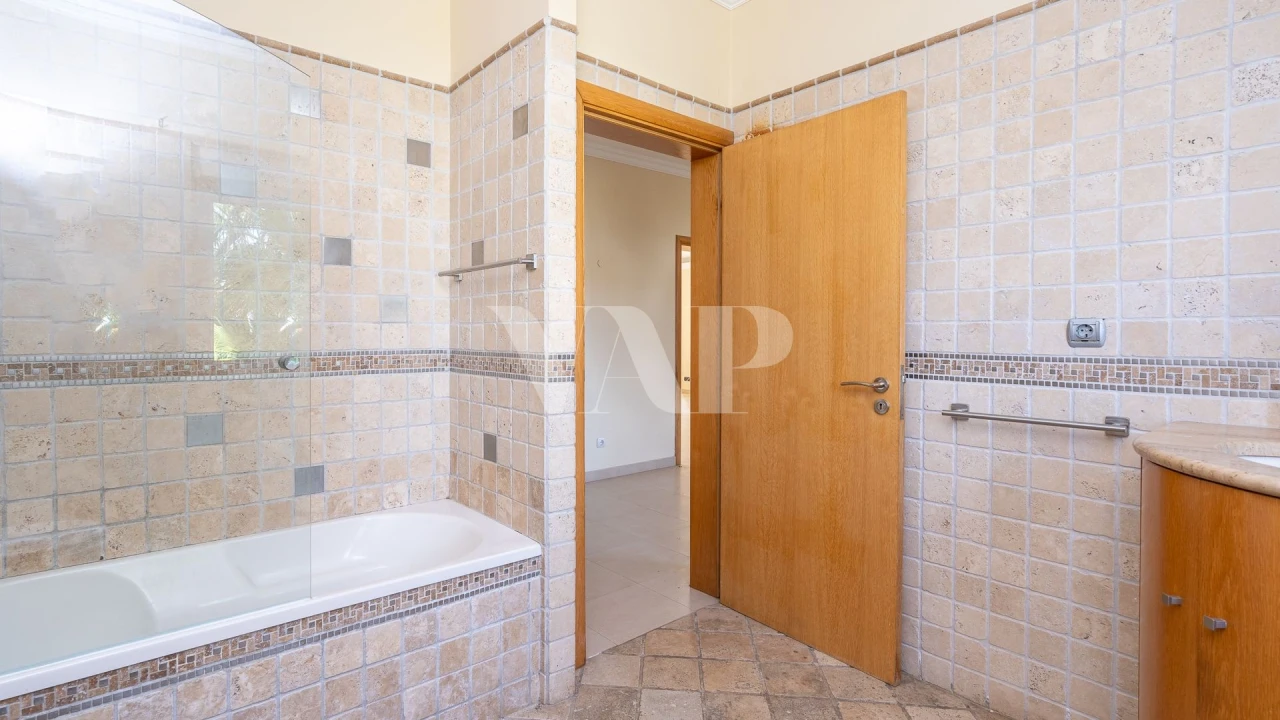 Moradia T6 para Venda em Boliqueime Foto 13