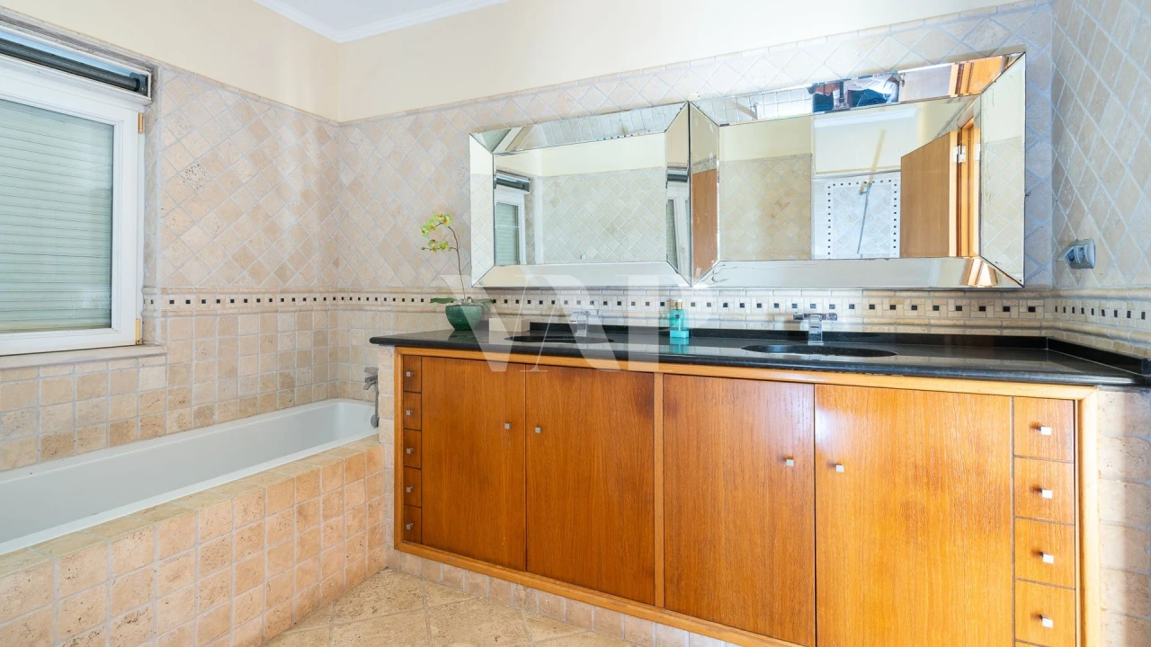 Moradia T6 para Venda em Boliqueime Foto 20