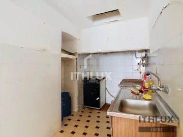Moradia T2 para Venda em Borba (São Bartolomeu)