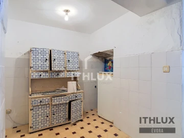 Moradia T2 para Venda em Borba (São Bartolomeu)