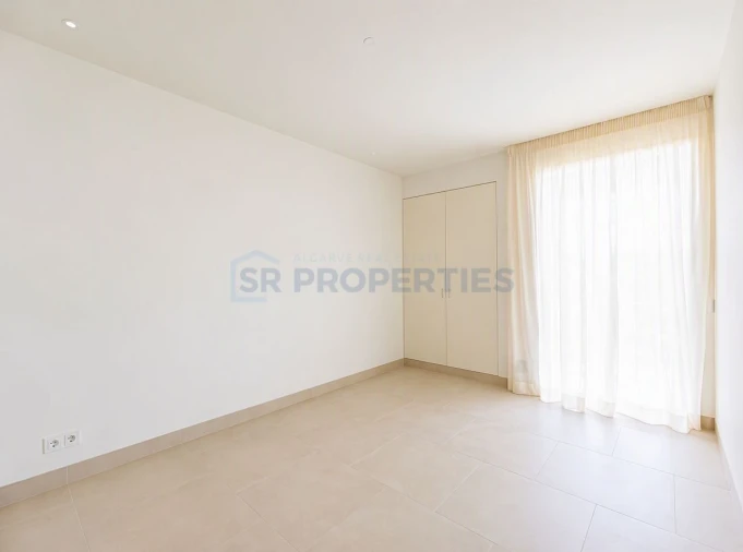 Apartamento T2 para Venda em Quarteira Foto 31