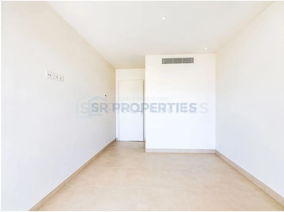 Apartamento T2 para Venda em Quarteira Foto 20
