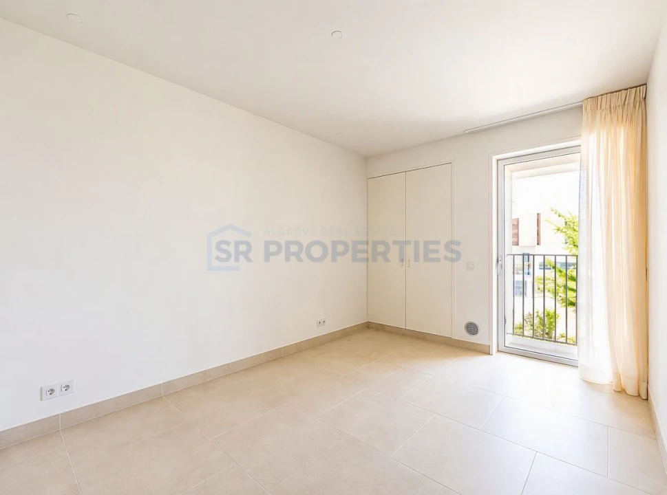 Apartamento T2 para Venda em Quarteira Foto 32