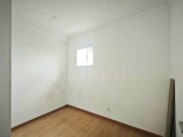 Apartamento T1 para Venda em Águas Livres