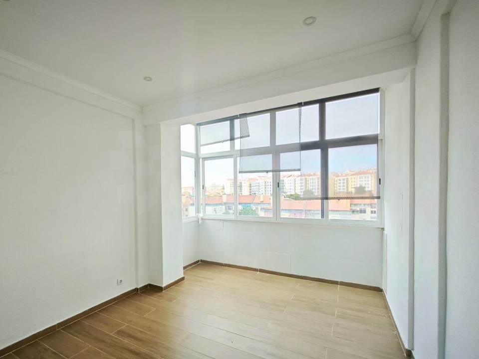Apartamento T1 para Venda em Águas Livres Foto 9
