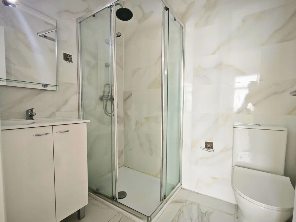 Apartamento T1 para Venda em Águas Livres Foto 8