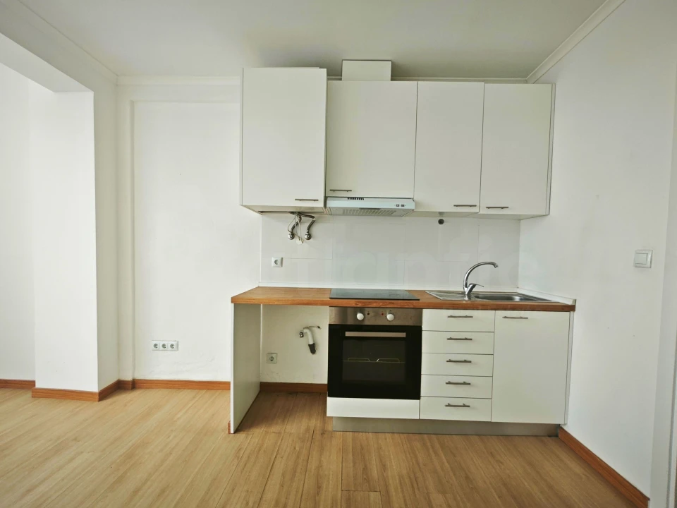 Apartamento T1 para Venda em Águas Livres Foto 4
