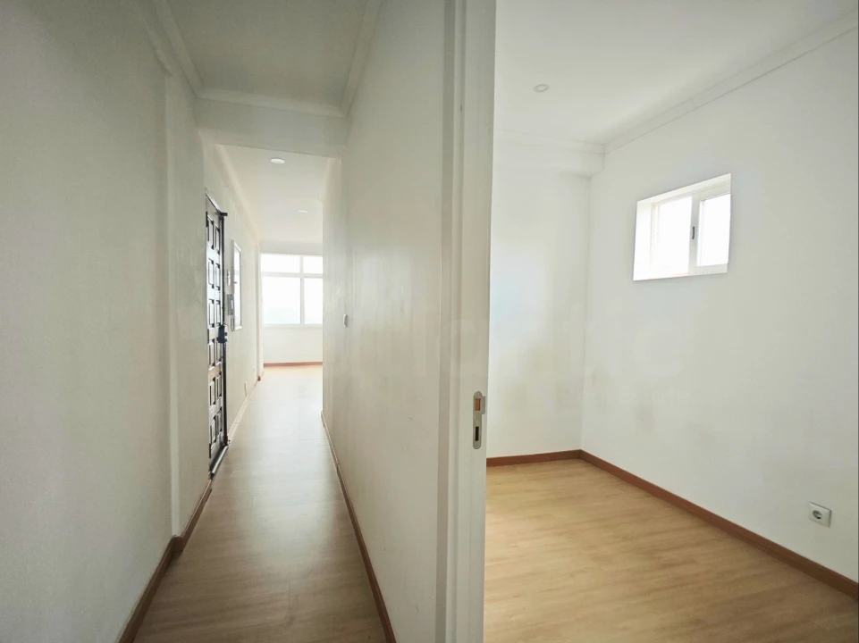 Apartamento T1 para Venda em Águas Livres Foto 11
