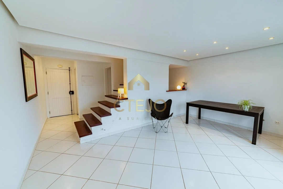 Apartamento T2 para Venda em Algueirão-Mem Martins Foto 3