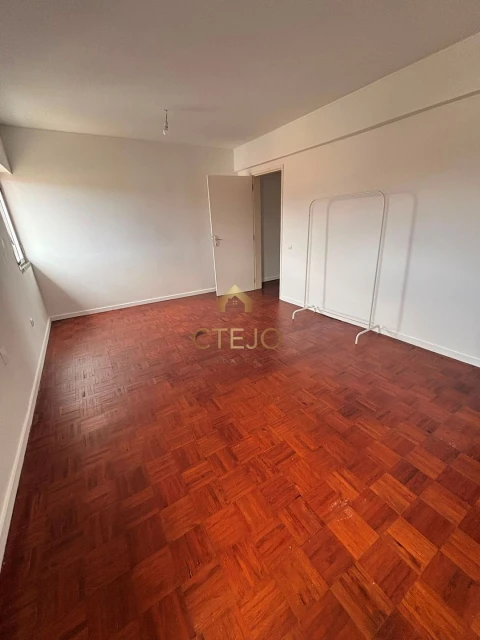 Apartamento T2 para Venda em Algueirão-Mem Martins