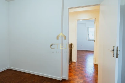 Apartamento T2 para Venda em Algueirão-Mem Martins