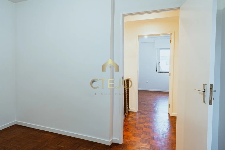 Apartamento T2 para Venda em Algueirão-Mem Martins Foto 15