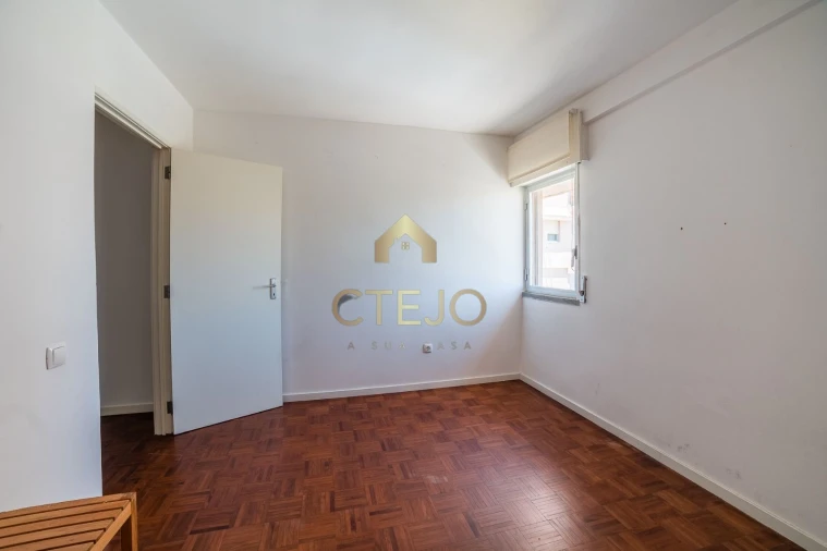 Apartamento T2 para Venda em Algueirão-Mem Martins Foto 13