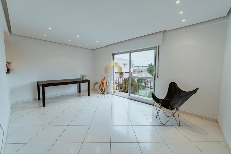 Apartamento T2 para Venda em Algueirão-Mem Martins Foto 4