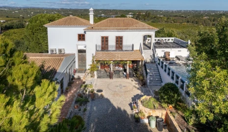 Moradia T4 para Venda em Olhão