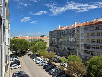 Apartamento T3 para Venda em Benfica