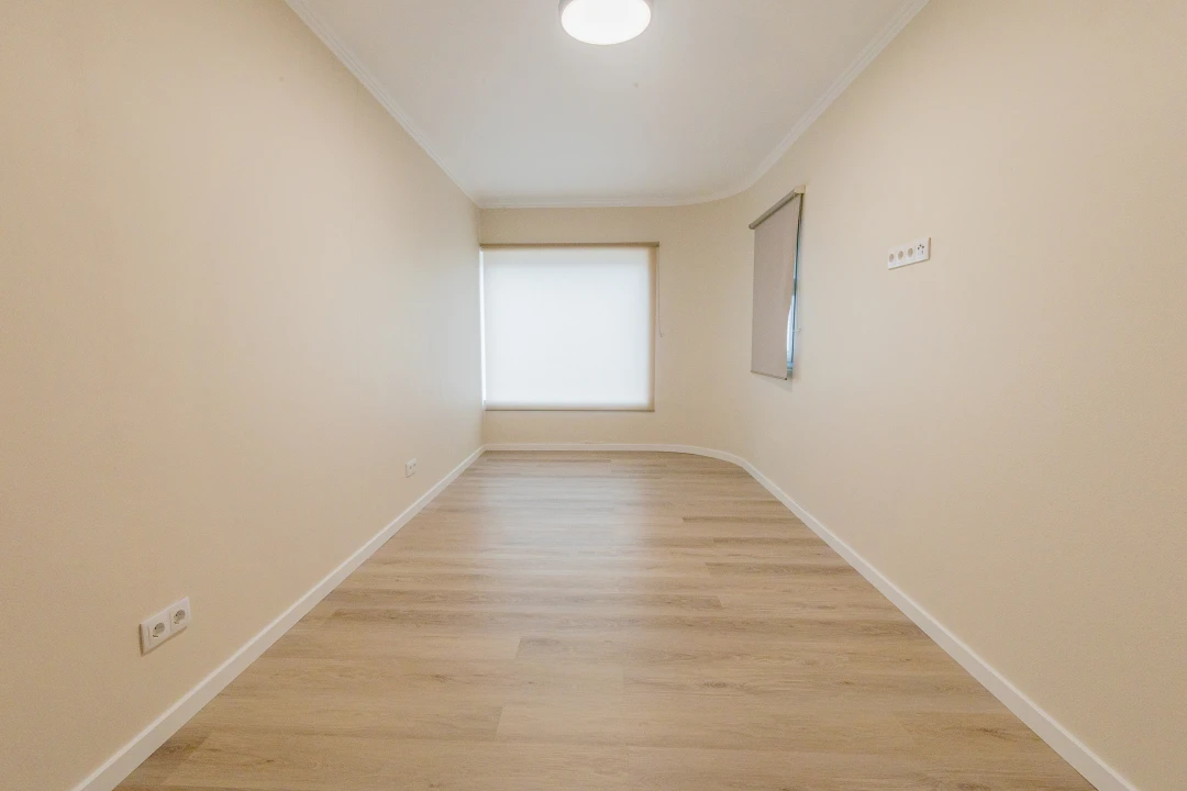 Apartamento T2 para Arrendamento em Arrifes Foto 7