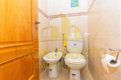 Moradia T3 para Venda em Minhocal