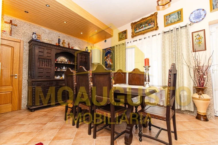 Moradia T3 para Venda em Minhocal Foto 3