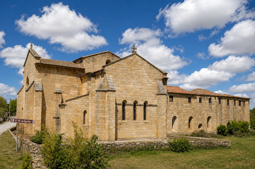 Prédio para Venda em Castelo Rodrigo Foto 45