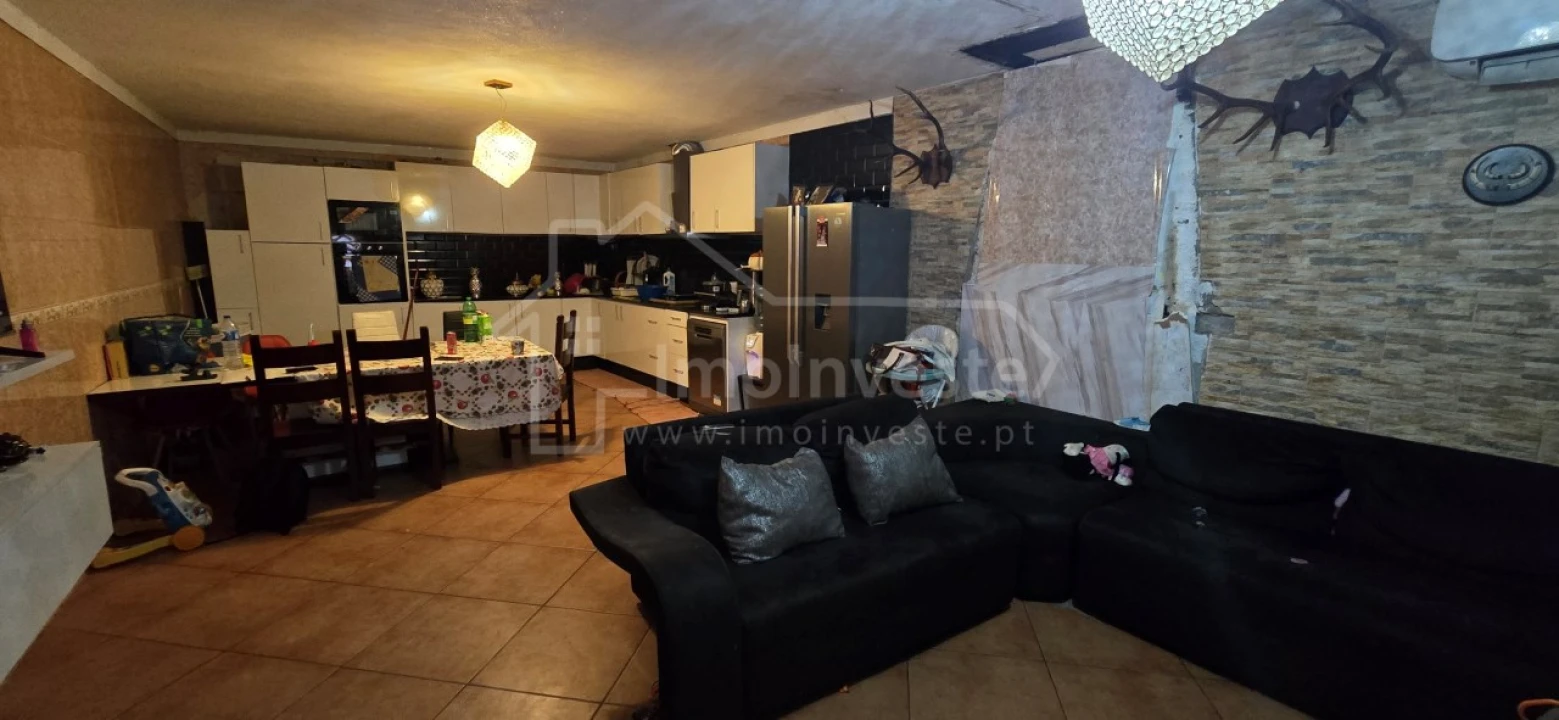 Moradia T4 para Venda em Cebolais de Cima e Retaxo Foto 1