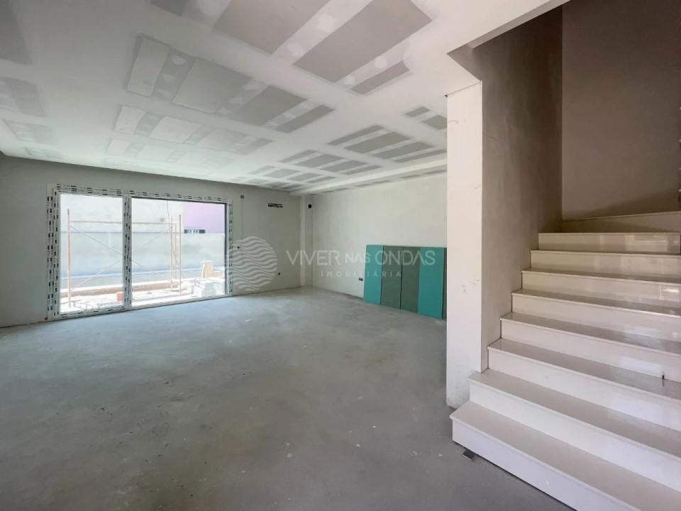 Moradia T4 para Venda em Fernao Ferro Foto 1