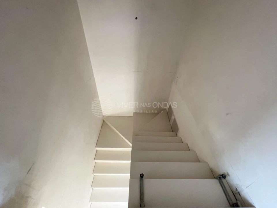 Moradia T4 para Venda em Fernao Ferro Foto 11