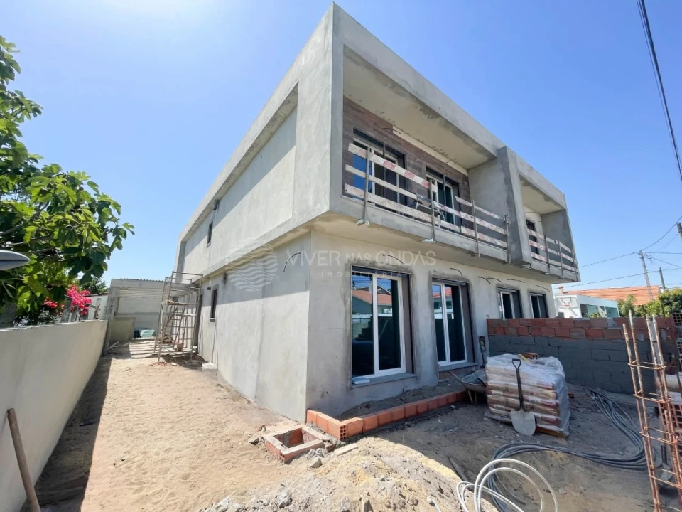 Moradia T4 para Venda em Fernao Ferro Foto 42