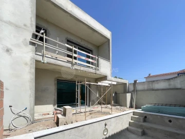 Moradia T4 para Venda em Fernao Ferro