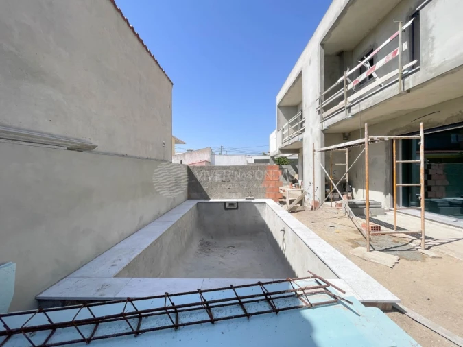 Moradia T4 para Venda em Fernao Ferro Foto 35