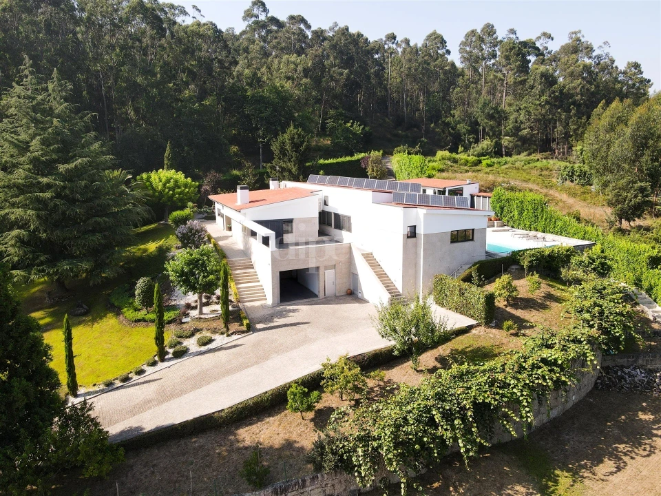 Moradia T4 para Venda em Serzedo e Calvos Foto 2